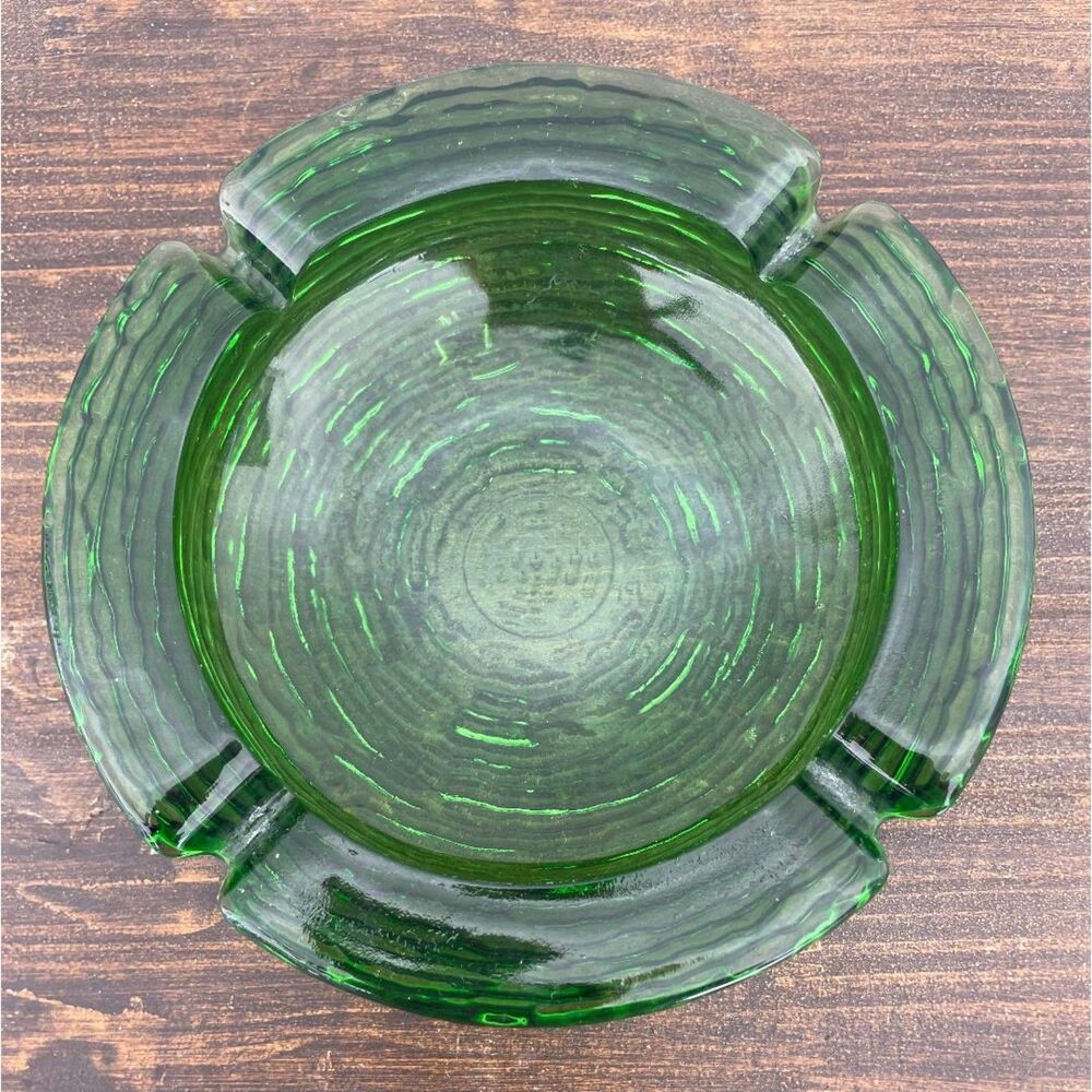 Vintage Anchor Hocking MCM Soreno Bark Design Green Glass Round Ashtray 6.25"